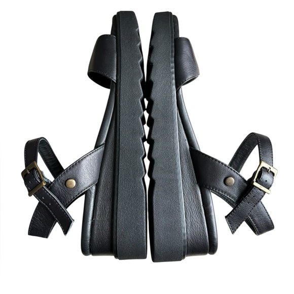 Portland Leather Goods Patina Soho Wedge sandals in black size 10. - Picture 3 of 11